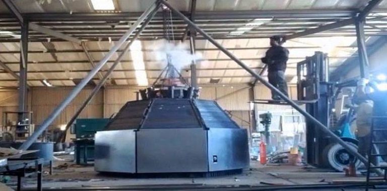 مخترع سعودي يبتكر جهازا خاصا لإطفاء حرائق آبار النفط والغاز