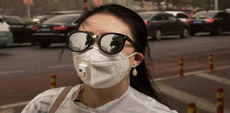 تلوث الهواء في المدن يعادل تدخين المقيم فيها “علبة سجائر يوميا”